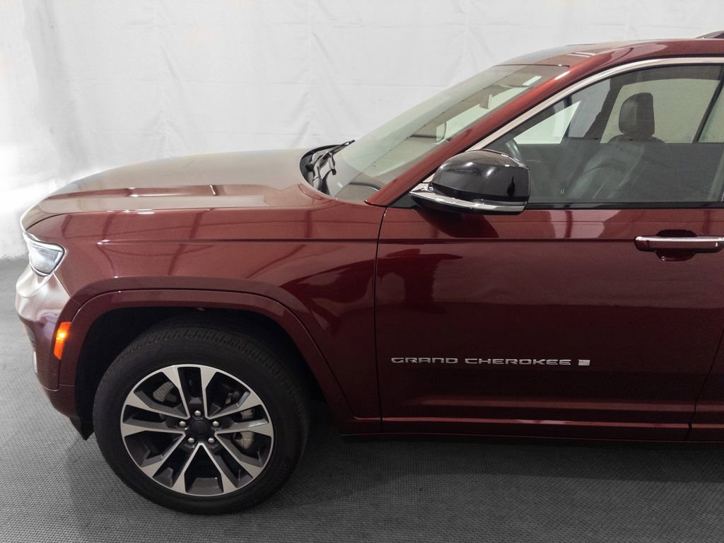 Used 2022 Jeep Grand Cherokee Overland image 3