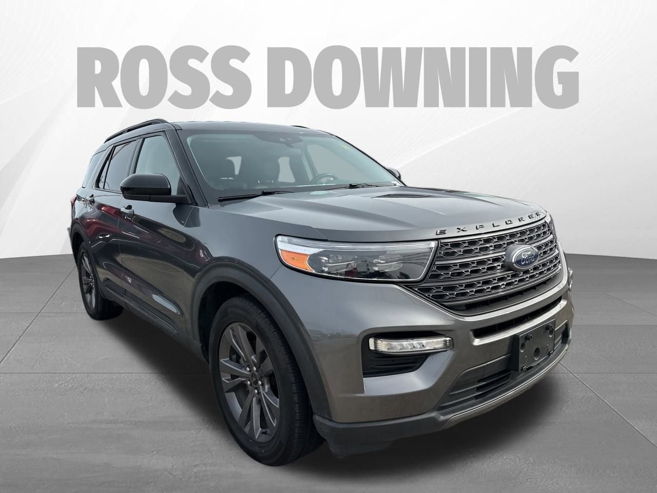 Used 2022 Ford Explorer XLT w/ Equipment Group 202A image 3