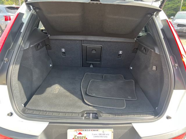 Used 2023 Volvo XC40 B5 Ultimate image 31