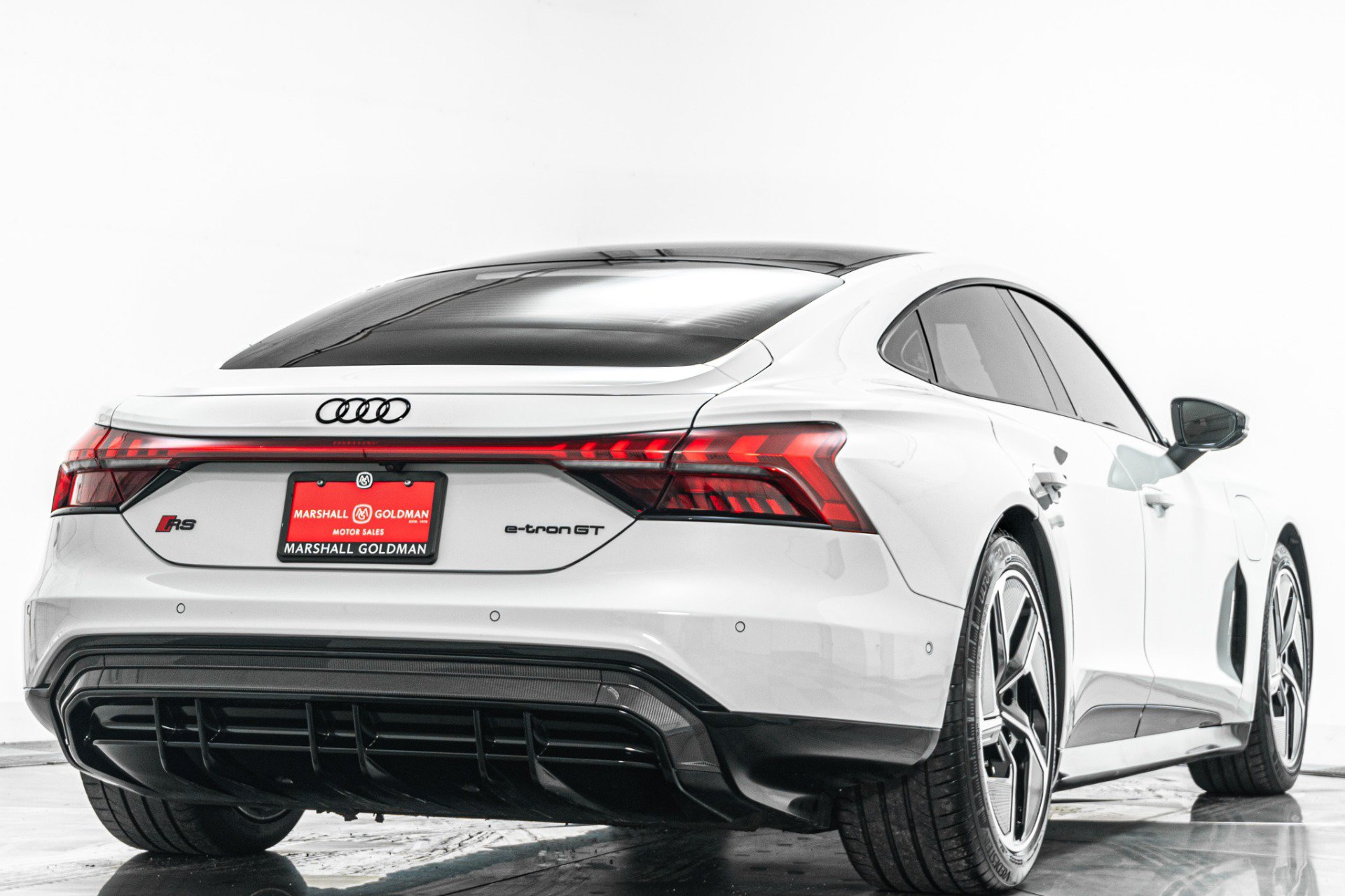 Used 2023 Audi RS e-tron GT w/ Carbon Performance Package AWD/4WD image 9