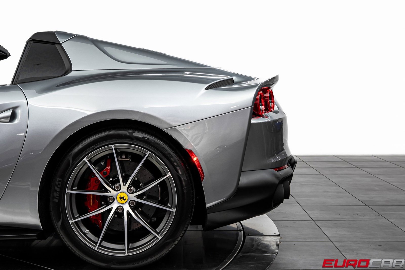 Used 2022 Ferrari 812 GTS image 16