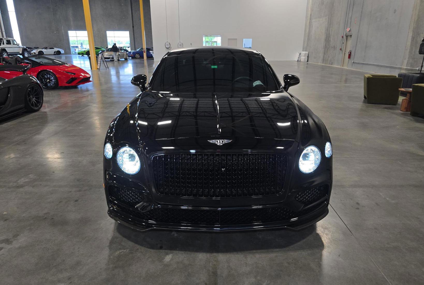 Used 2022 Bentley Flying Spur V8 AWD/4WD image 2