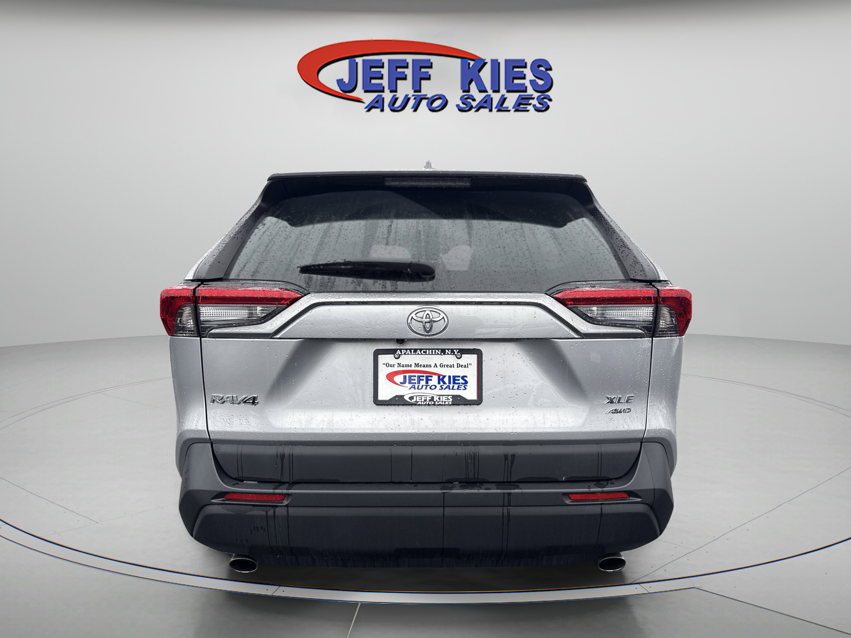 Used 2020 Toyota RAV4 XLE w/ Convenience Package image 6