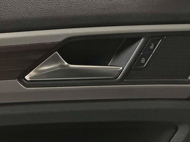 Used 2021 Volkswagen Atlas SE w/ Panoramic Sunroof Package AWD/4WD image 11