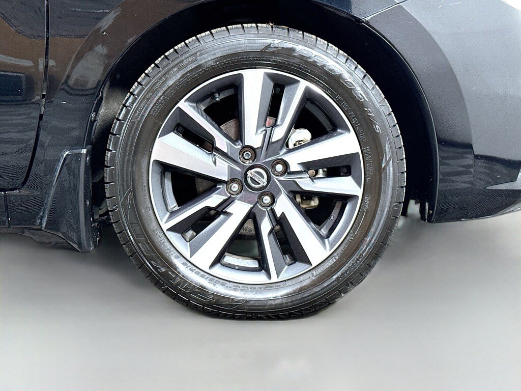 Used 2020 Nissan Versa SV FWD image 39
