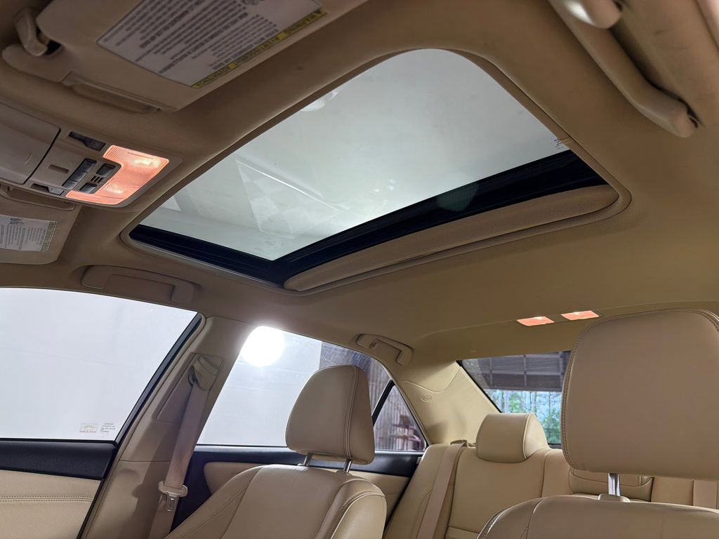 Used 2015 Toyota Camry XLE w/ Moonroof Package FWD image 2
