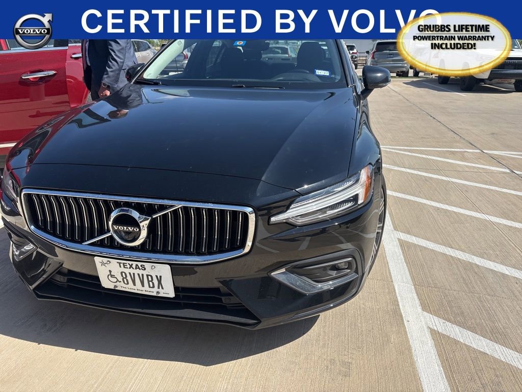 Used 2022 Volvo S60 B5 Inscription image 2