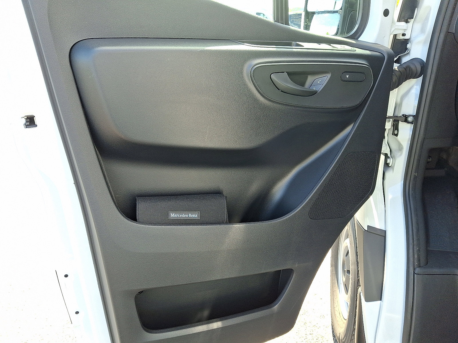Used 2025 Mercedes-Benz Sprinter 2500 image 13