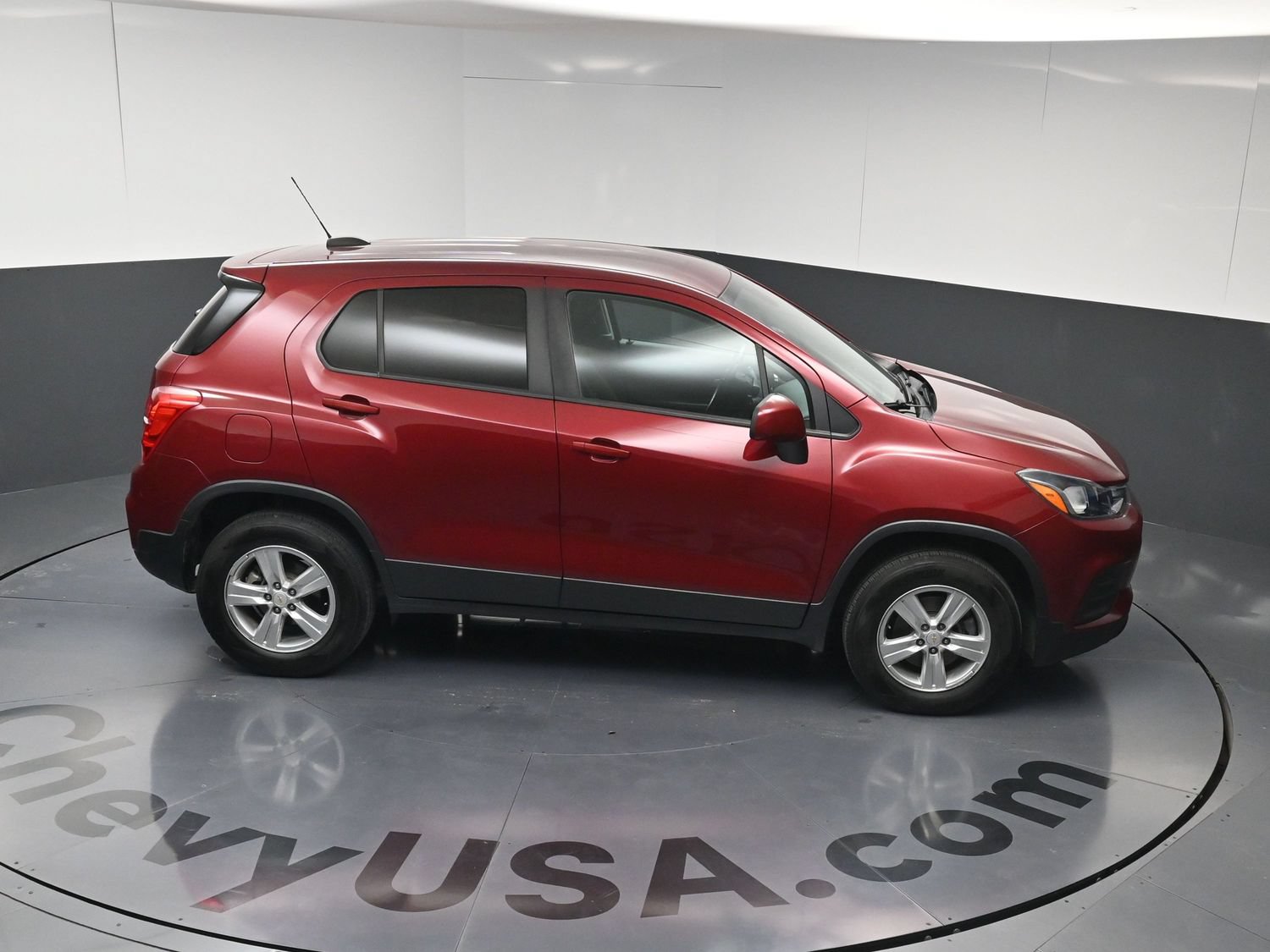 Used 2021 Chevrolet Trax LS w/ Tint and Cruise Package AWD/4WD image 32