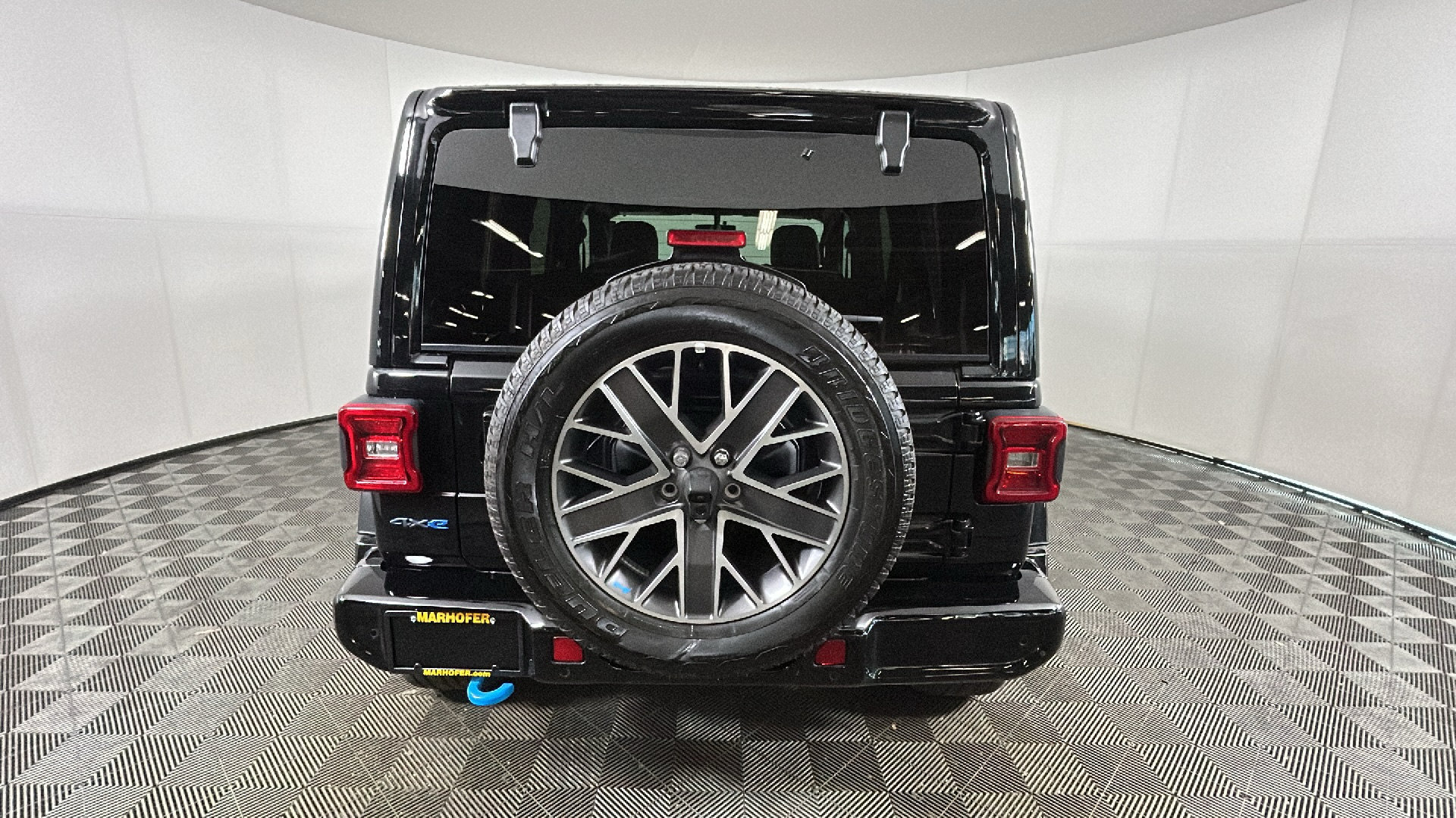 Used 2023 Jeep Wrangler Unlimited Sahara AWD/4WD image 4