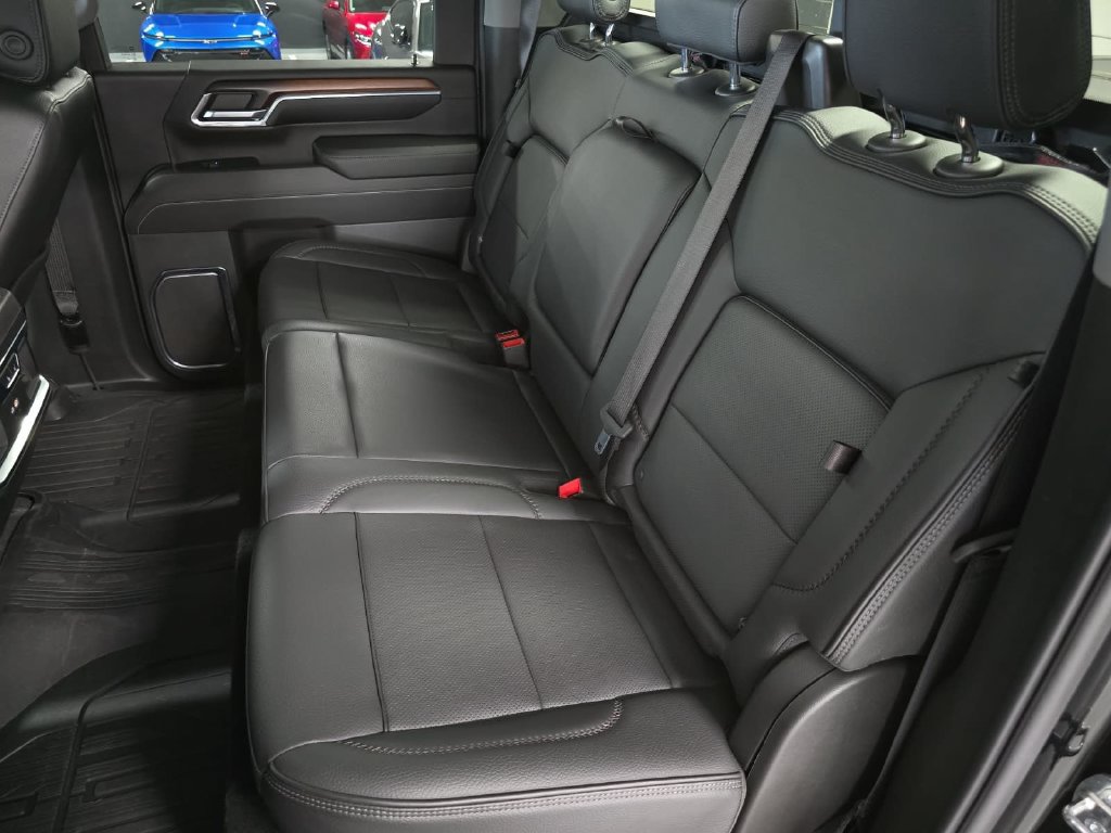 Used 2024 GMC Sierra 2500 Denali w/ Denali Reserve Package AWD/4WD image 26