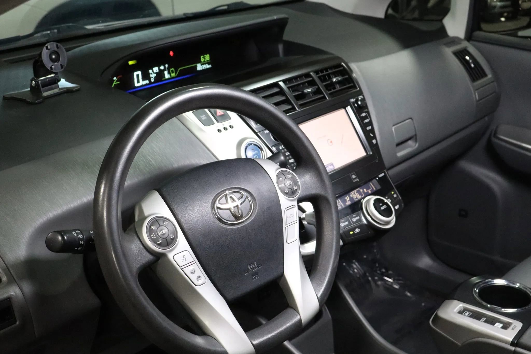 Used 2012 Toyota Prius V Five image 9