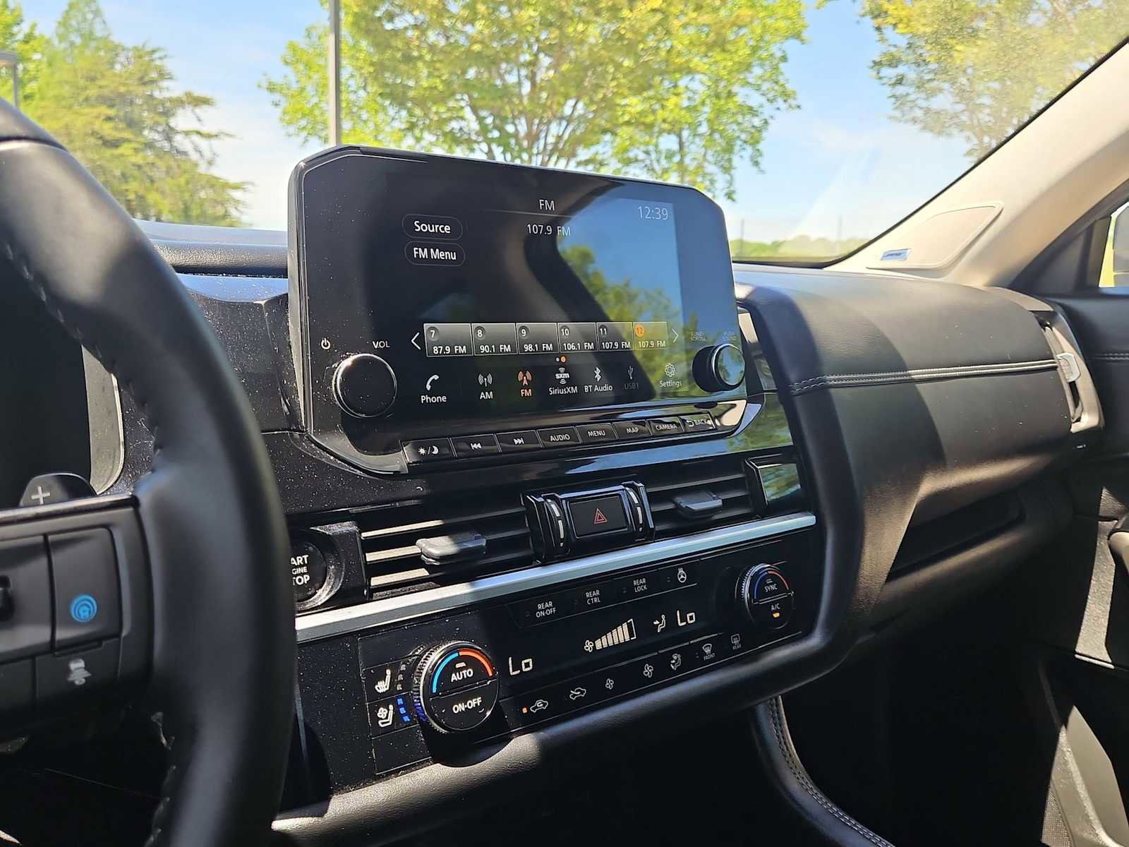 Used 2025 Nissan Pathfinder Platinum AWD/4WD image 46