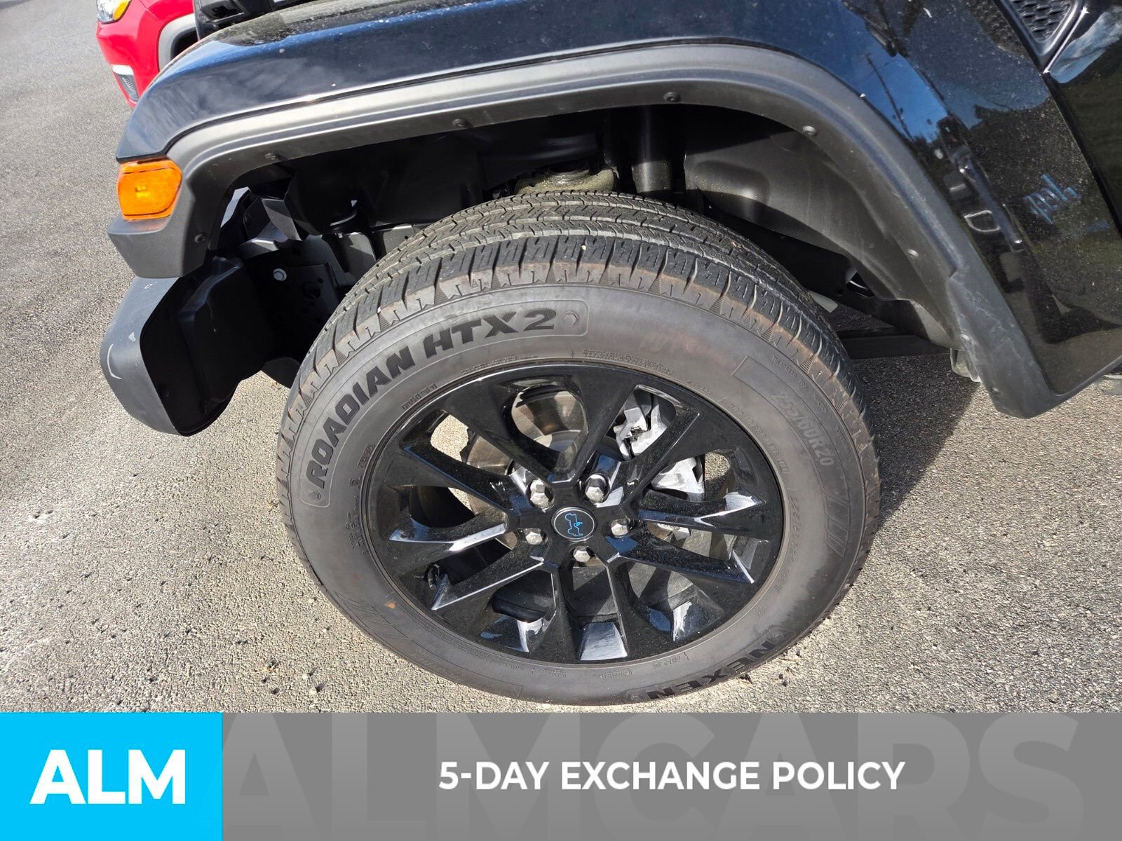 Used 2025 Jeep Wrangler Unlimited Sahara w/ Safety Group image 3