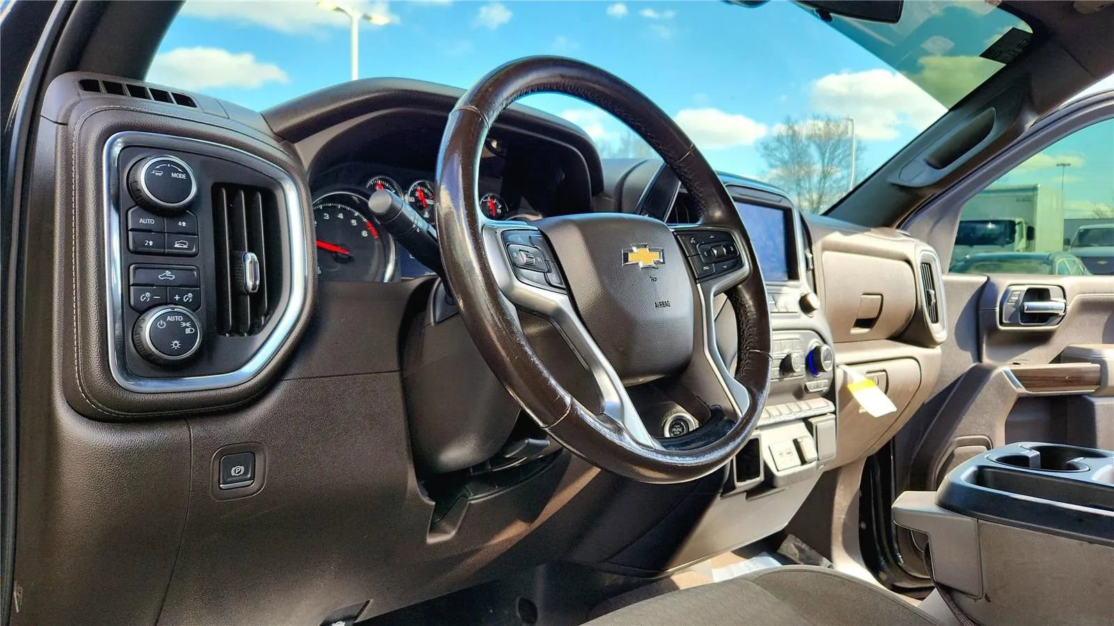 Used 2021 Chevrolet Silverado 1500 LT image 17