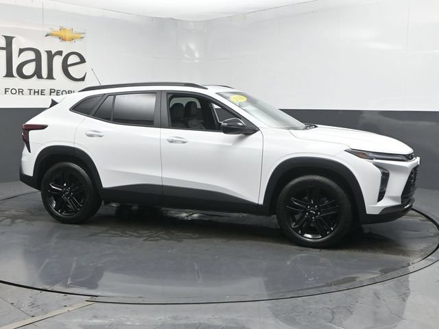 Used 2026 Chevrolet Trax ACTIV w/ Sunroof Package FWD image 1