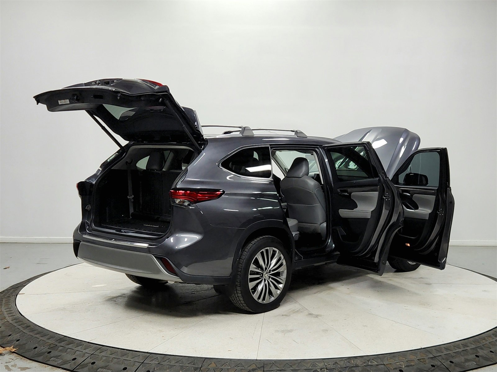 Used 2020 Toyota Highlander Platinum image 15