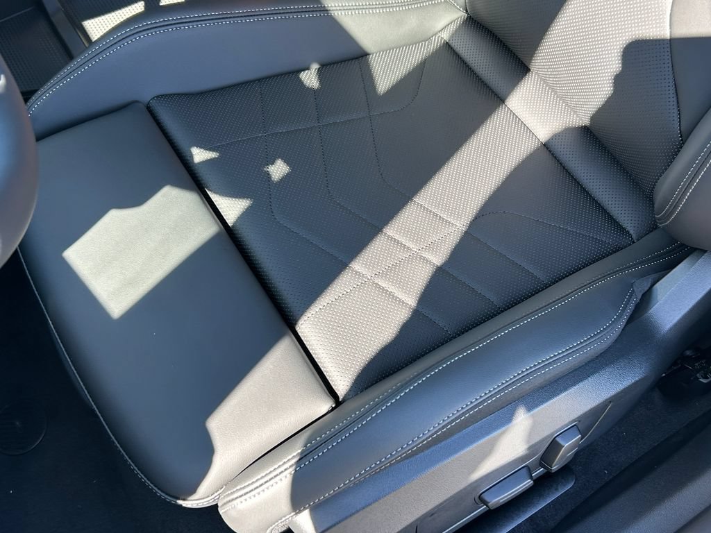 New 2026 BMW X2 xDrive28i w/ Technology Package AWD/4WD image 15