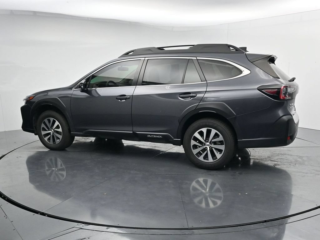 Used 2023 Subaru Outback Premium AWD/4WD image 5