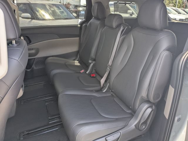 Certified 2026 Kia Carnival SX FWD image 11