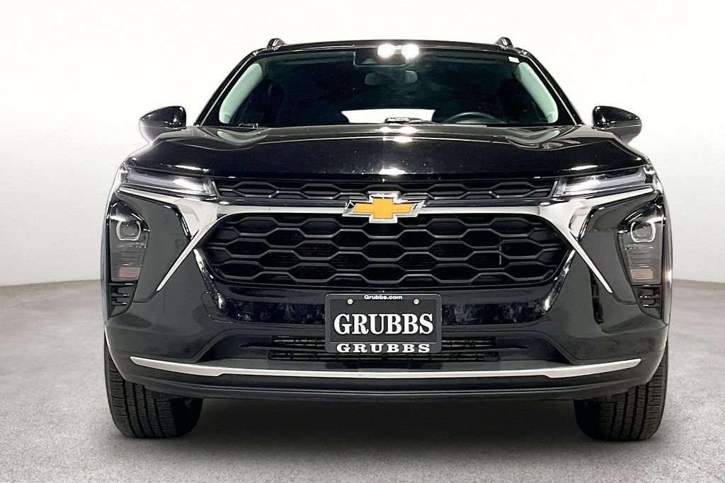 Used 2024 Chevrolet Trax LT w/ Driver Confidence Package FWD image 4