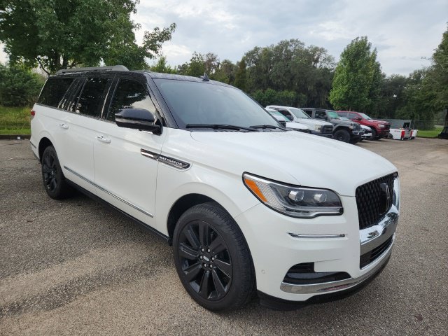 Used 2024 Lincoln Navigator L Black Label AWD/4WD image 3