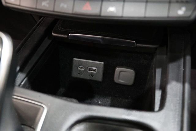 Used 2020 Cadillac XT4 Premium Luxury w/ Technology Package FWD image 28