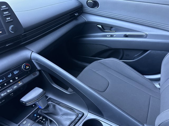 Used 2025 Hyundai Elantra Sport image 17