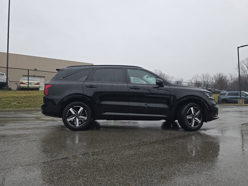 Used 2022 Kia Sorento S image 16