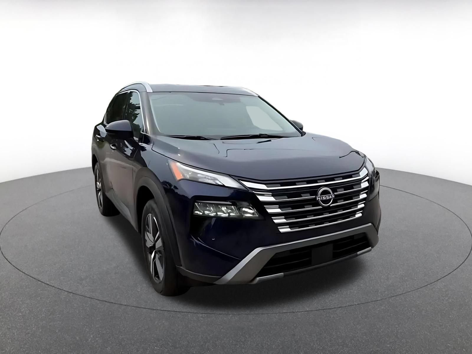 Used 2026 Nissan Rogue SL AWD/4WD image 3