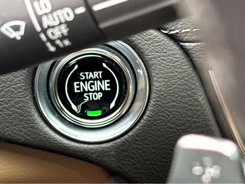 New 2025 Cadillac XT5 Luxury image 7