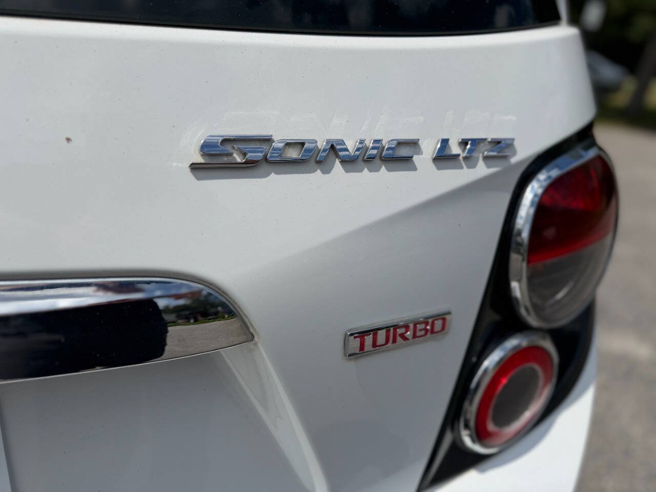 Used 2015 Chevrolet Sonic LTZ FWD image 35