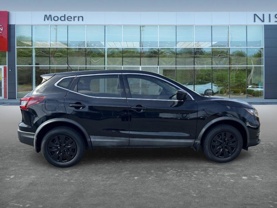 Used 2020 Nissan Rogue Sport S image 4