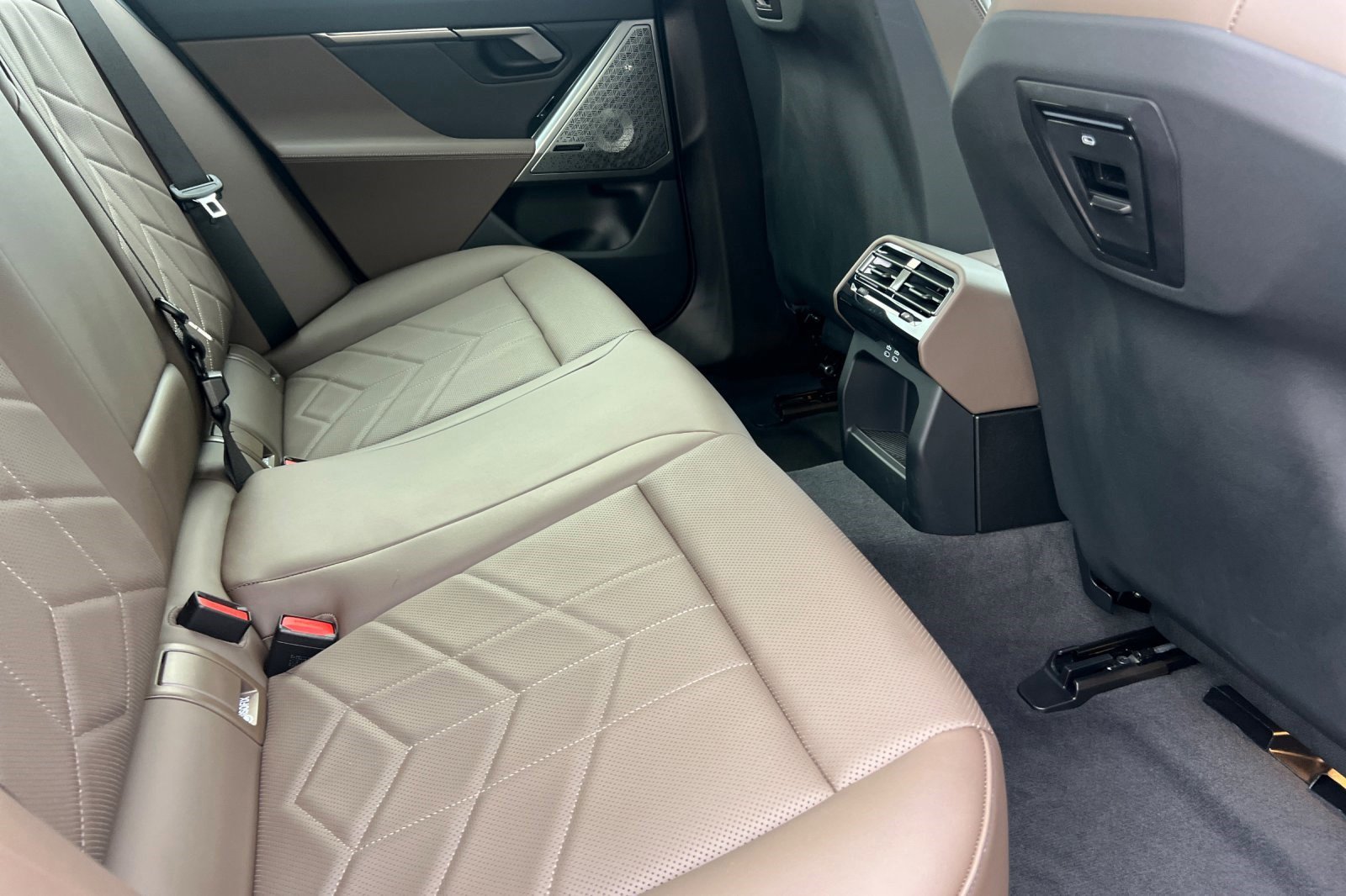 Used 2026 BMW 530i w/ M Sport Package image 33