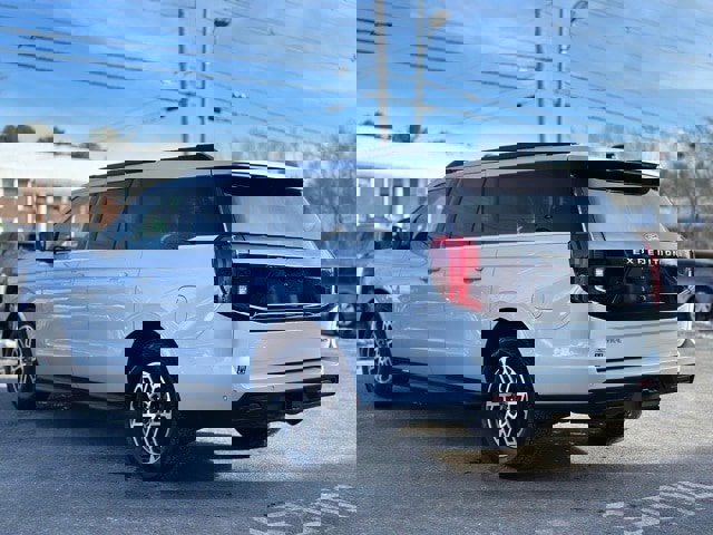 Used 2025 Ford Expedition Max Active image 3