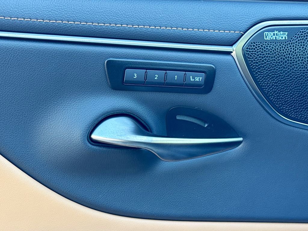 New 2025 Lexus ES 350 Ultra Luxury image 13