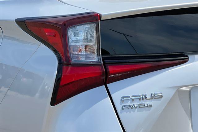 Certified 2021 Toyota Prius LE AWD/4WD image 31