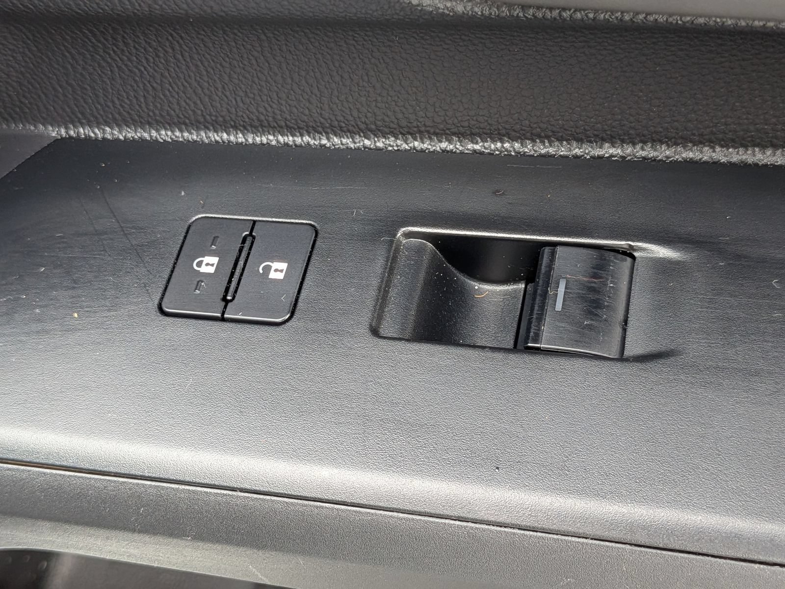 Used 2024 Toyota Tacoma TRD Sport AWD/4WD image 34