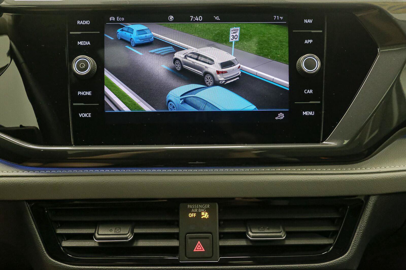 Certified 2024 Volkswagen Taos SEL AWD/4WD image 32