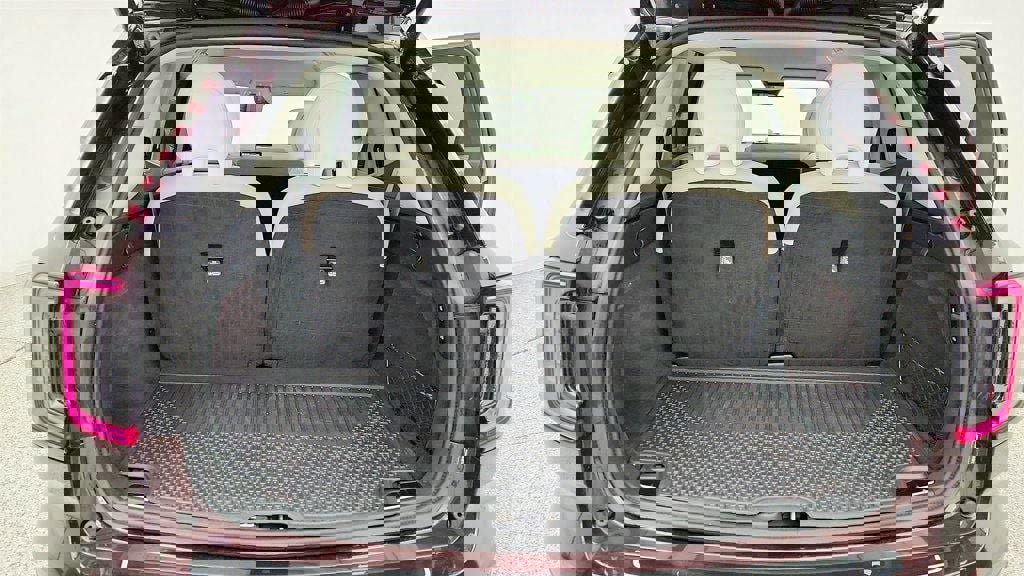 Used 2025 Volvo EX90 Ultra AWD/4WD image 22