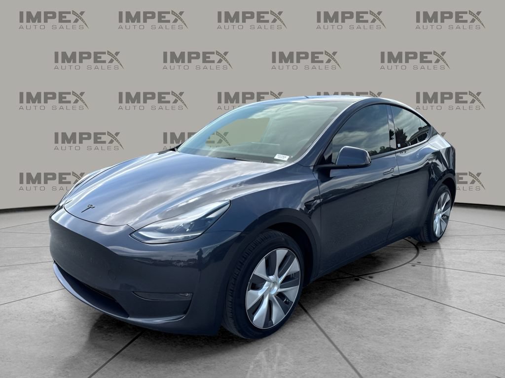 Used 2024 Tesla Model Y Long Range AWD/4WD image 1