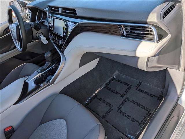 Used 2018 Toyota Camry LE FWD image 19