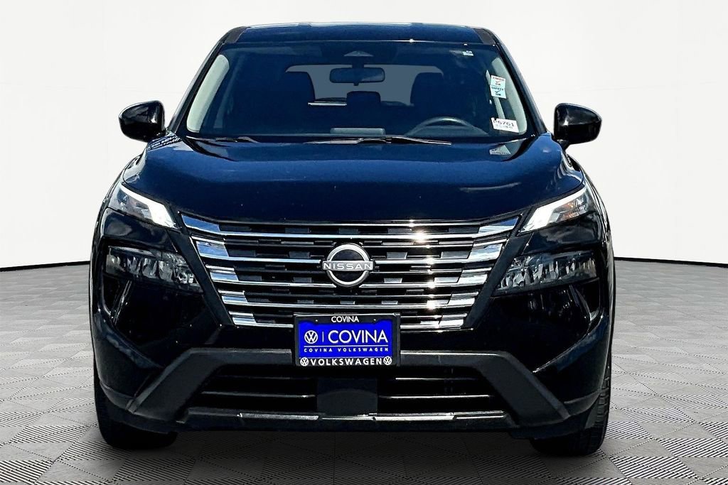 Used 2024 Nissan Rogue SV AWD/4WD image 2