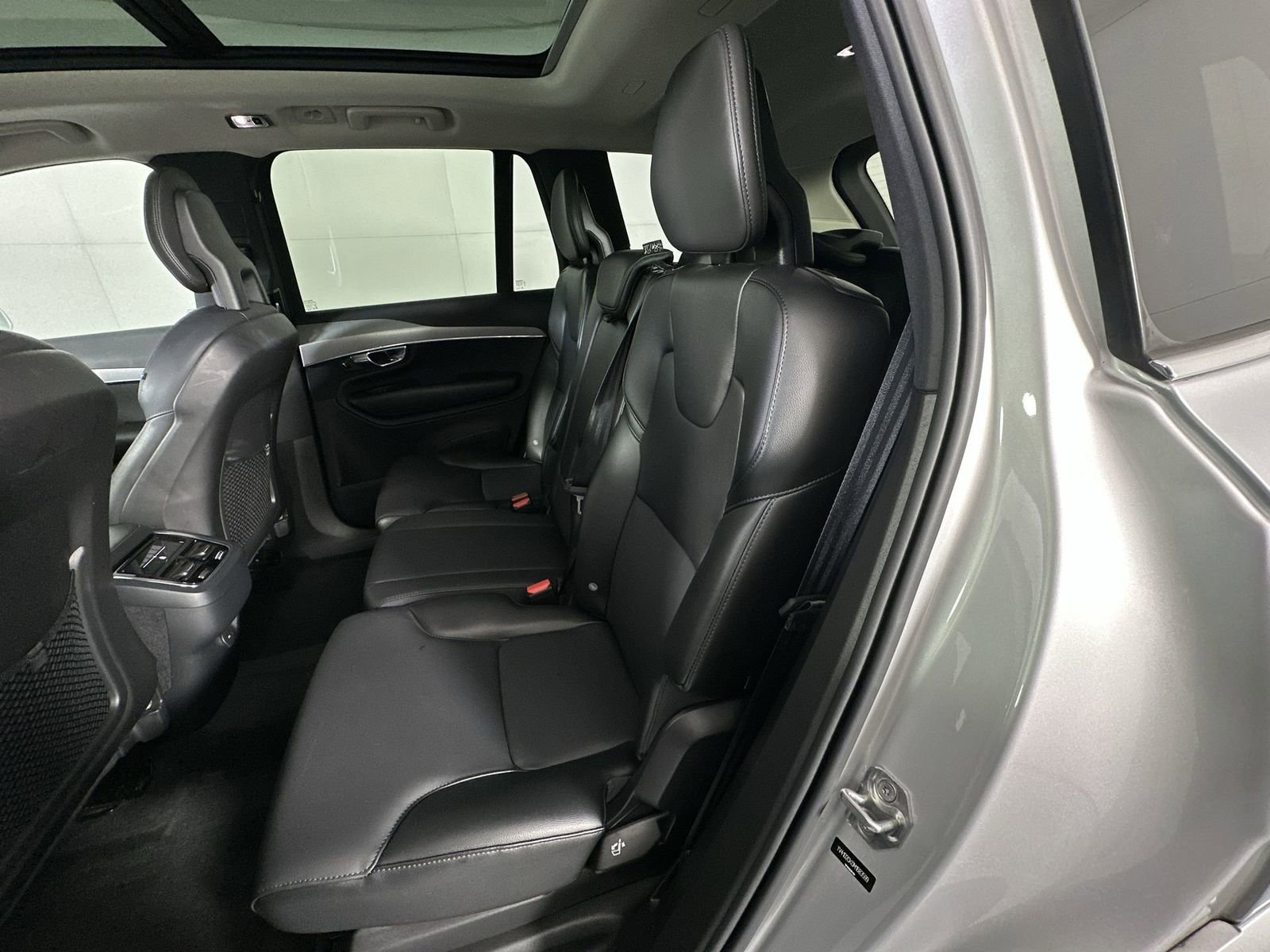 Used 2021 Volvo XC90 T5 Momentum w/ Protection Package Premier image 23