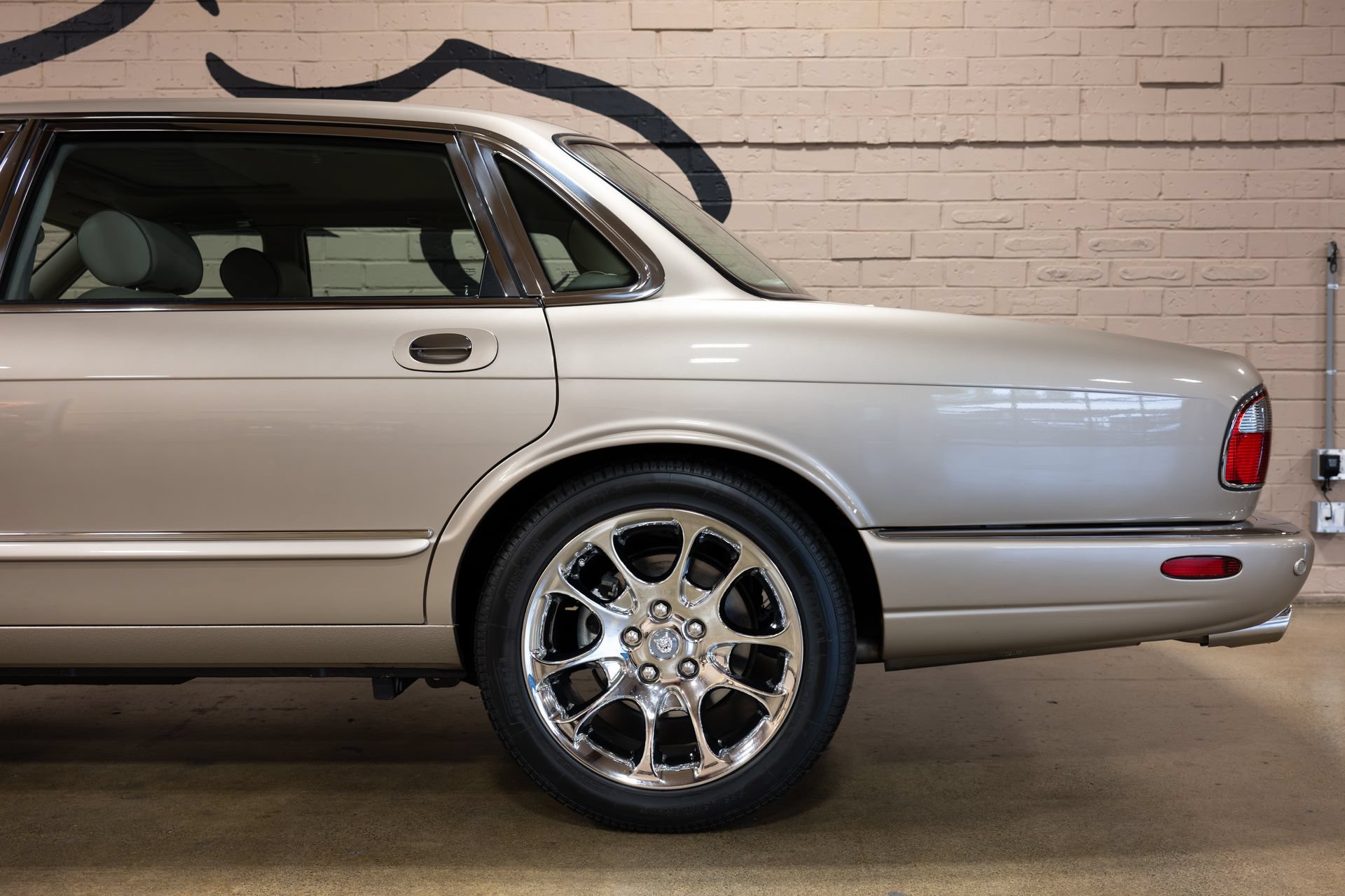 Used 2001 Jaguar XJ Supercharged RWD image 20