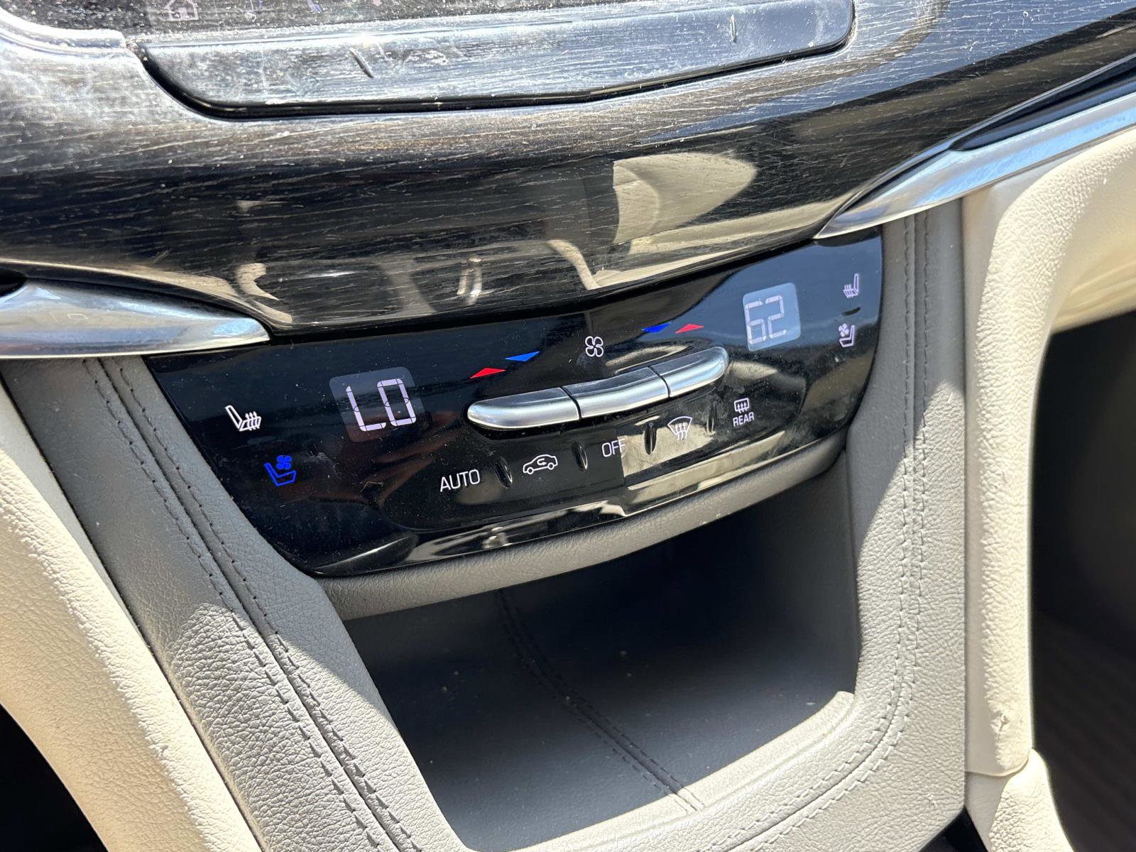 Used 2021 Cadillac XT6 Premium Luxury image 27