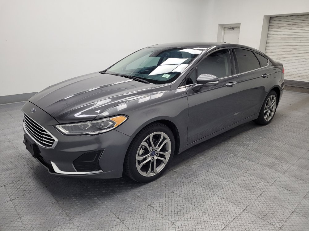Used 2020 Ford Fusion SEL FWD image 2