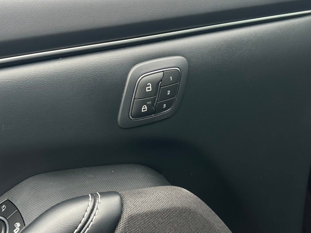 Certified 2022 Ford Mustang Mach-E Select w/ Comfort/Technology Package AWD/4WD image 18