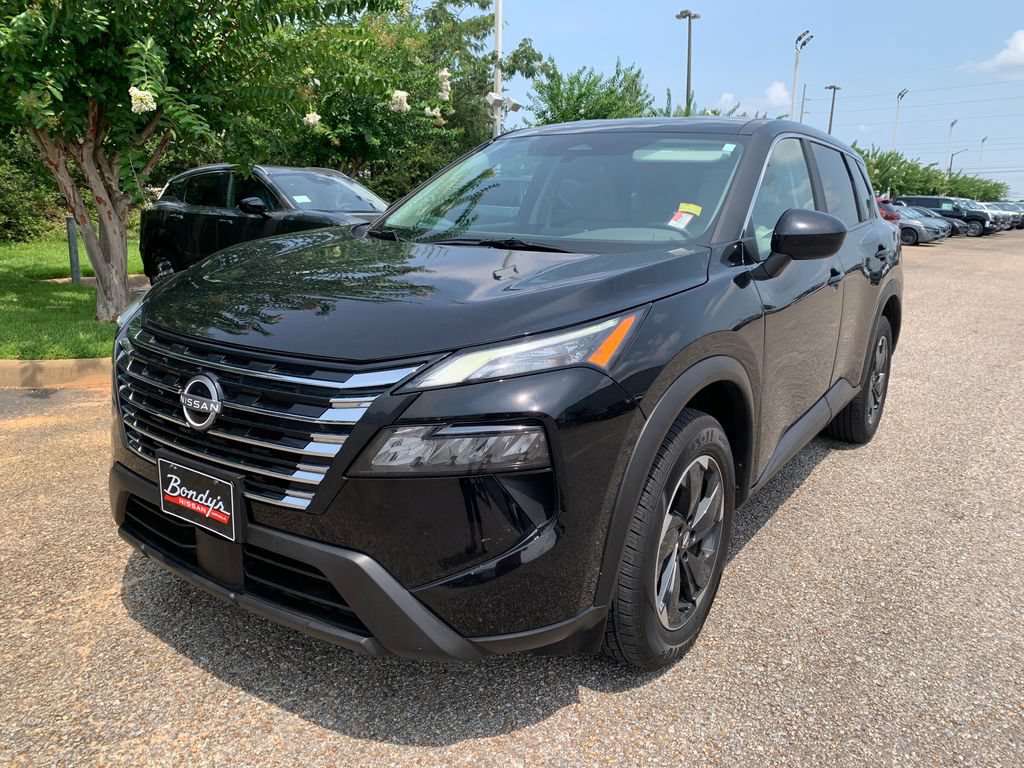 Used 2025 Nissan Rogue SV AWD/4WD image 4