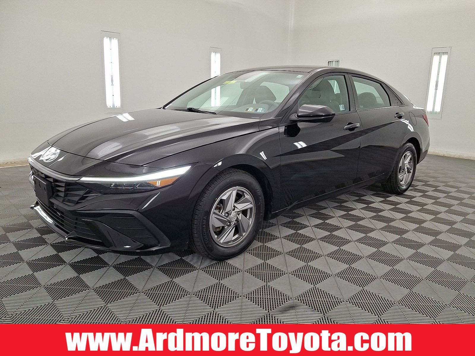 Used 2025 Hyundai Elantra SE w/ Cargo Package FWD image 1